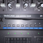 Tascam CD-400U DAB Tascam CD-400U DAB